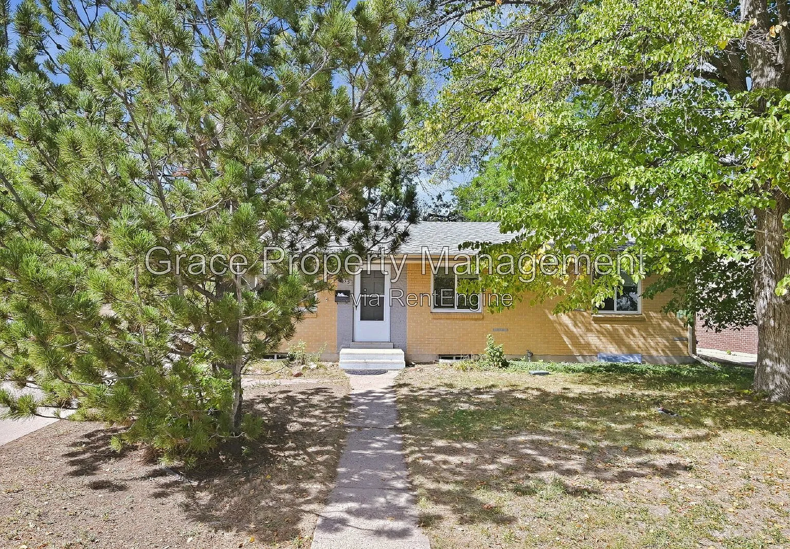 5 bed, 2.5 bath, 2322 sqft, $2,995 — Photo 2