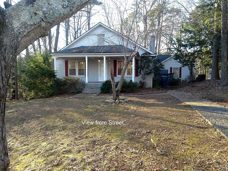 212 Dianne St — Photo 1