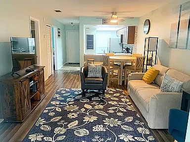 3rd image of 3021 Sir Hamilton Cir #11