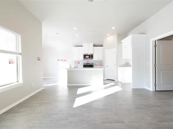 813 Westfall Dr, Choctaw, OK 73020