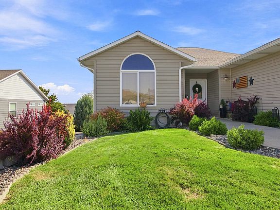 2nd image of 3019 Cypress St