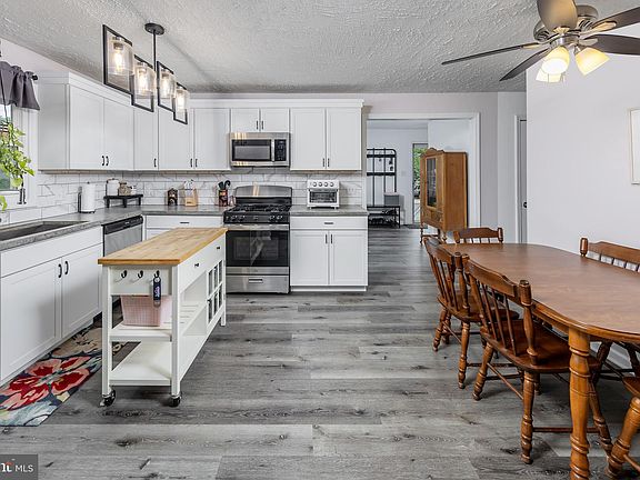 4th image of 513 Fern Ave