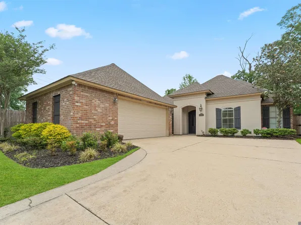 2203 Saint Regis Dr, Baton Rouge, LA 70816