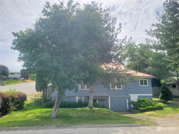 106 4th Street E, Tonasket, WA 98855
