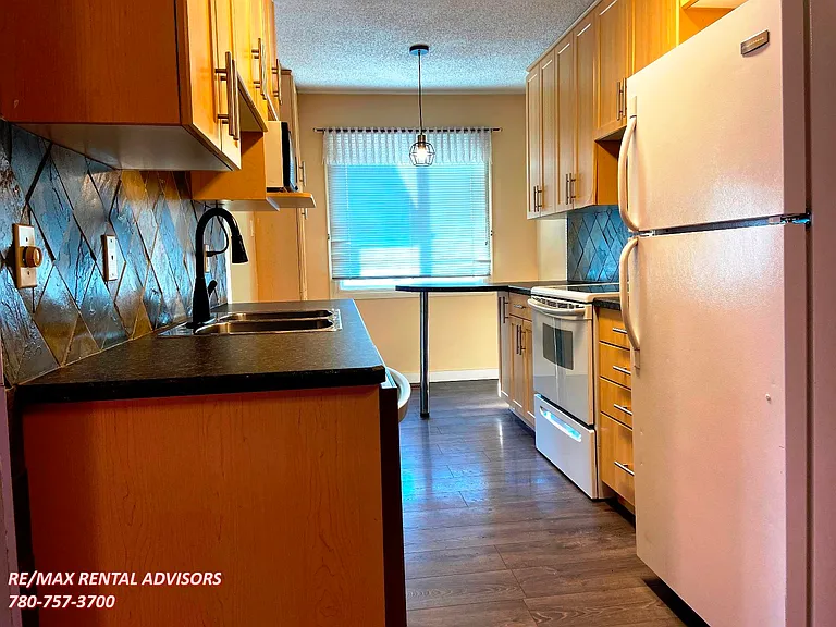 12 Twin Ter NW — Photo 3