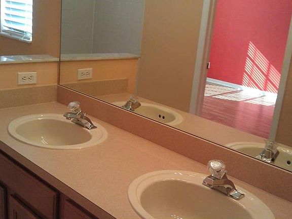 4th image of 2828 Swann Hollow Dr