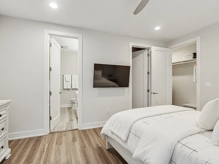 2745 N Ashland Ave #1 — Photo 11