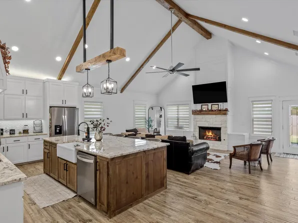 1003 Meadowlake, Canton, TX 75103