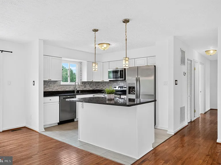 13296 Hollinger Ave — Photo 26
