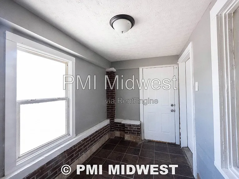 2201 E New York St #B — Photo 5