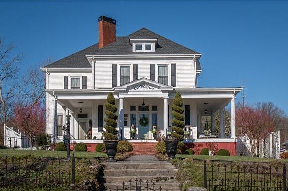 3rd image of 1102 Holston Ave