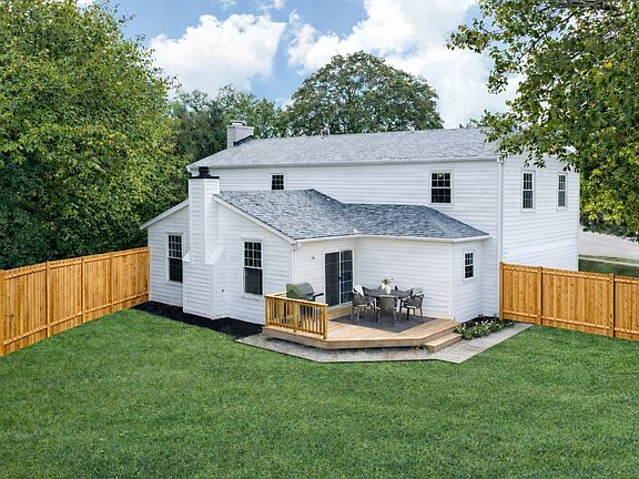 2nd image of 2348 Ash Ln