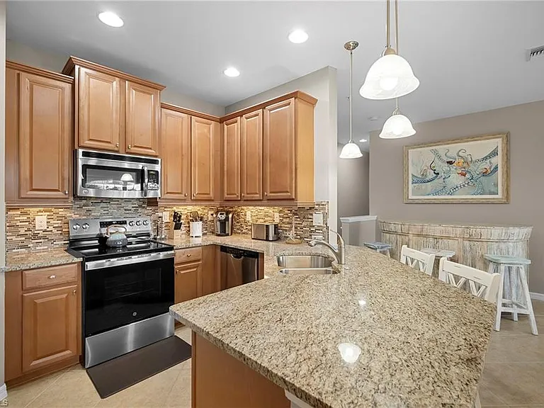 23520 Alamanda Dr #202 — Photo 15
