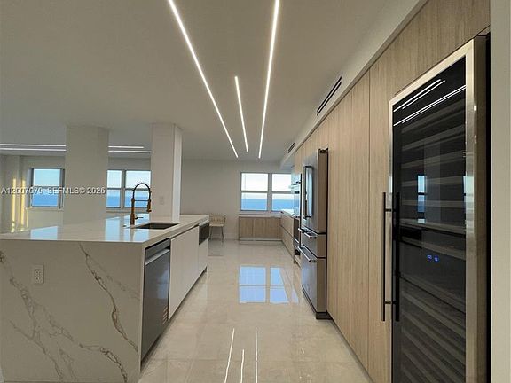 3rd image of 3410 Galt Ocean Dr APT 901N