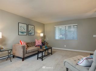 17112 NE 45th St APT 55, Redmond, WA 98052