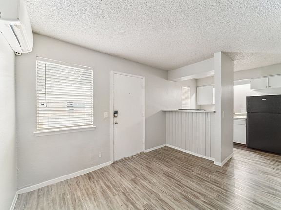 4th image of 4655 S Darlington Ave #3-H