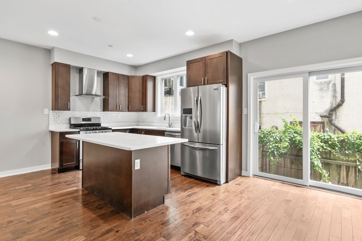 next background image