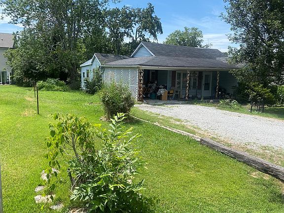 2nd image of 315 Carr Ave
