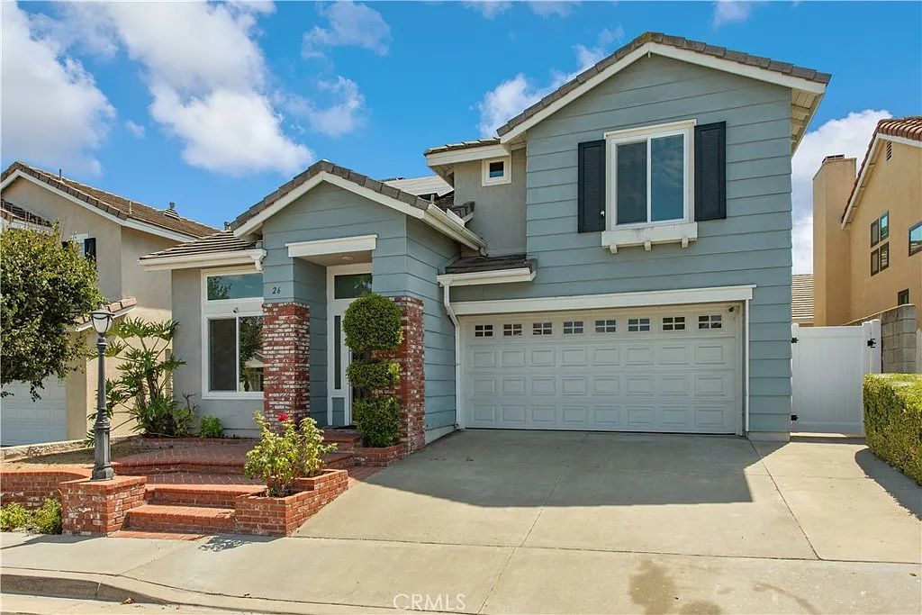 4 bed, 2.5 bath, 1850 sqft, $5,750 — Photo 2