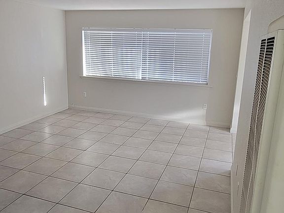 5th image of 16134 Ivy Ave
