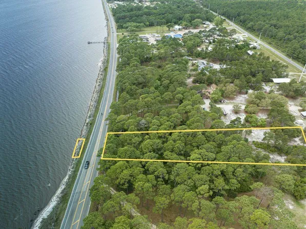 997 Highway 98, Eastpoint, FL 32328