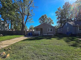 8280 Fenton St, Dearborn Heights, MI 48127