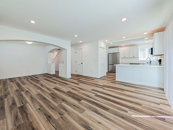 4th image of 1625 114th St NE