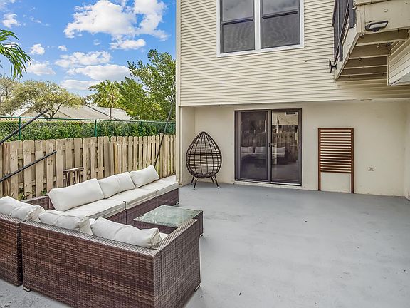 2nd image of 1532 Shaker Cir