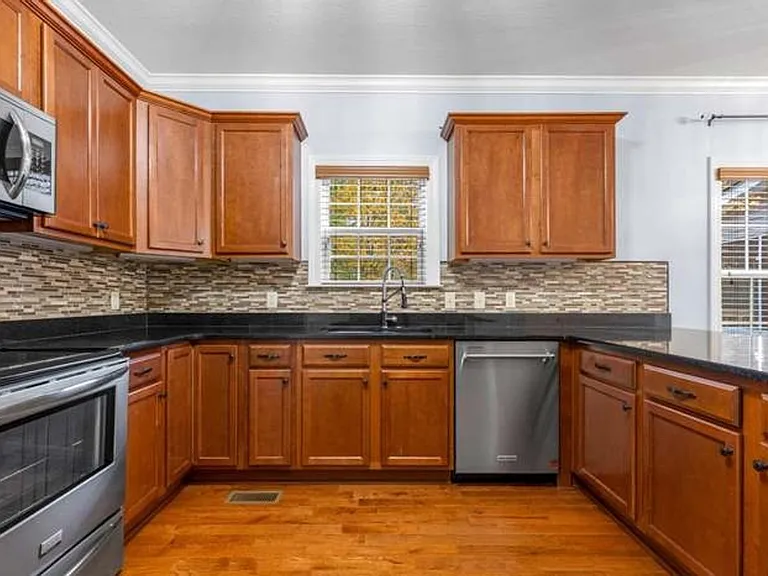 7160 Neville Dr — Photo 9