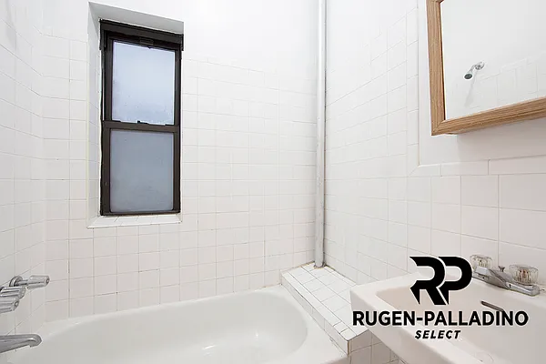 Rented by R New York | media 6
