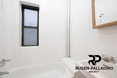 Rented by R New York