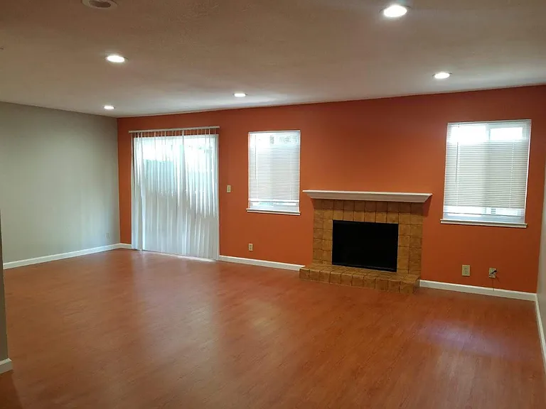 393 Englert Ct — Photo 16