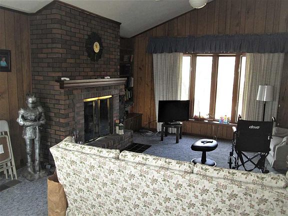 5th image of 1249 Garden St