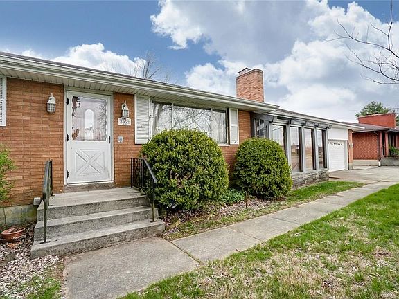3rd image of 3953 Rockfield Dr