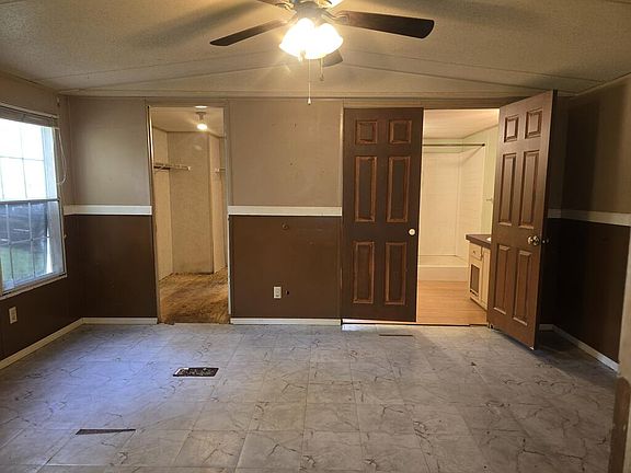9th image of 6114 Elliott Dr