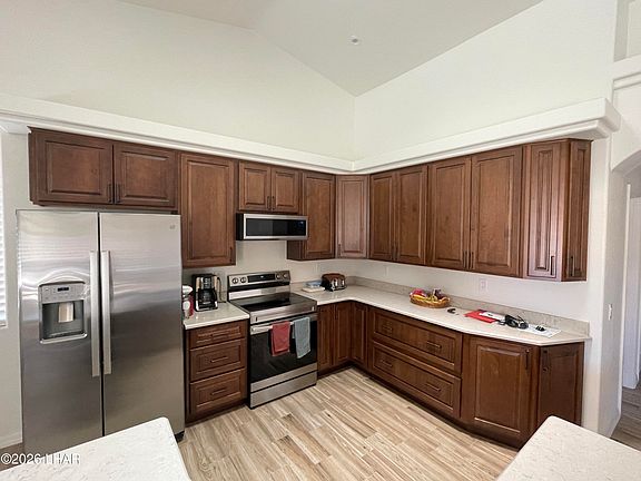 4th image of 2442 Dawn Dr