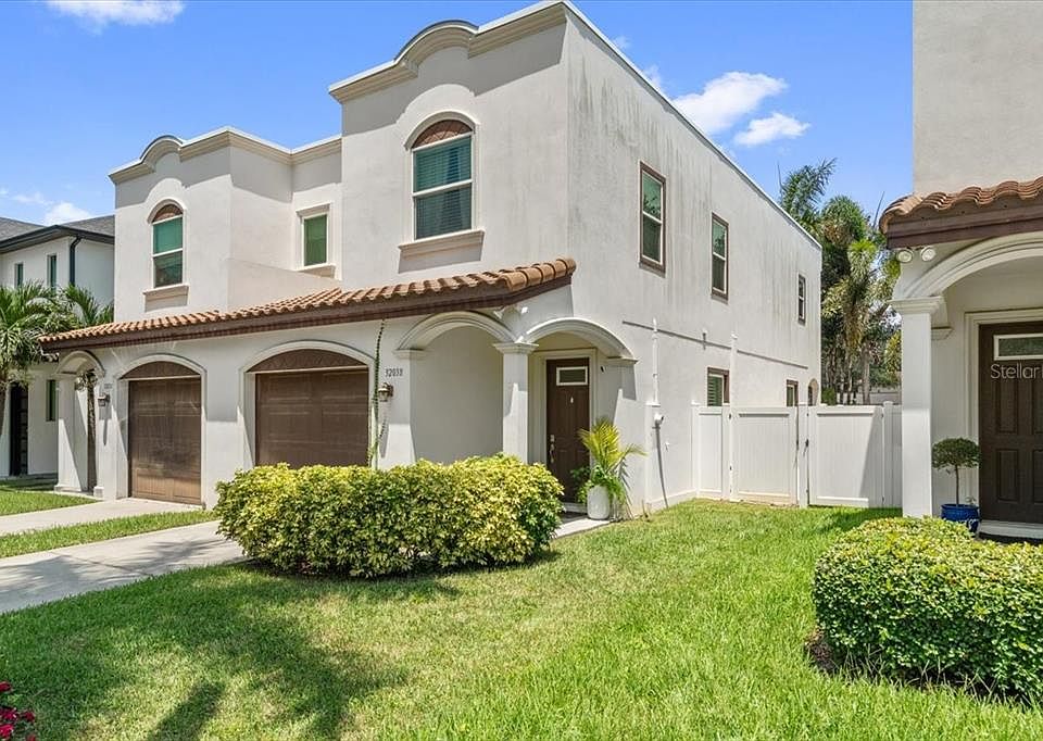 1st image of 3203 W SANTIAGO STREET #B