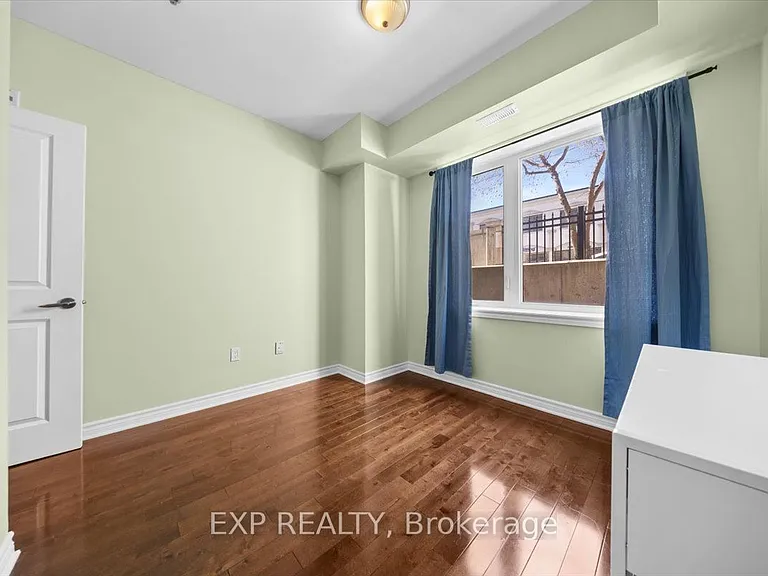 429 Kent St #118 — Photo 16