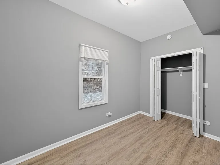8428 S Escanaba Ave #1 — Photo 10