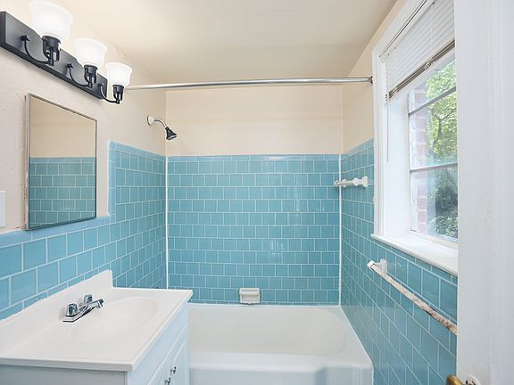 3rd image of 1343 Briarwood Dr NE Unit 2