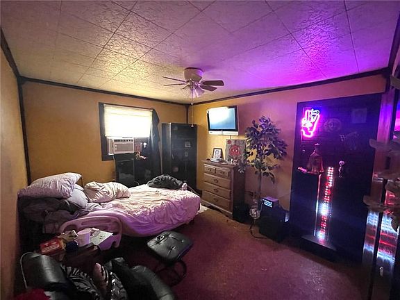 4th image of 4510 Croyden Ave
