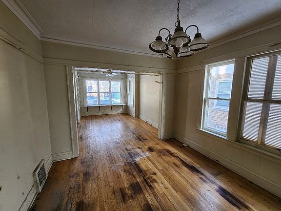 4th image of 3652 N Laramie Ave