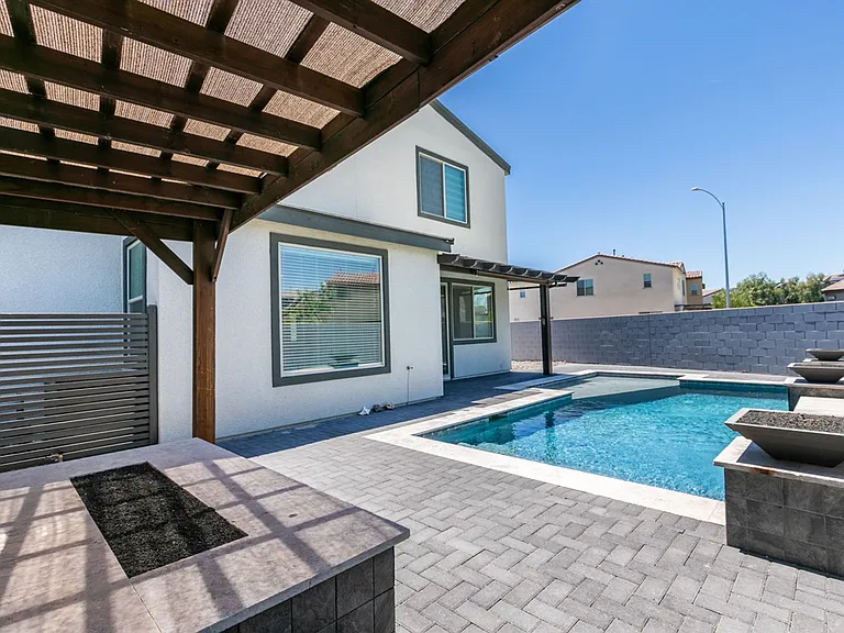 6915 Fordham Creek St — Photo 49