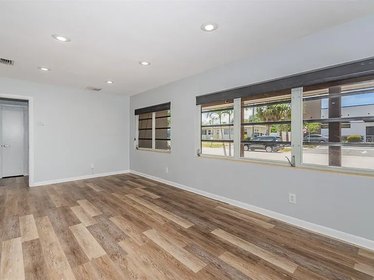 408 S Aurora Ave — Photo 5