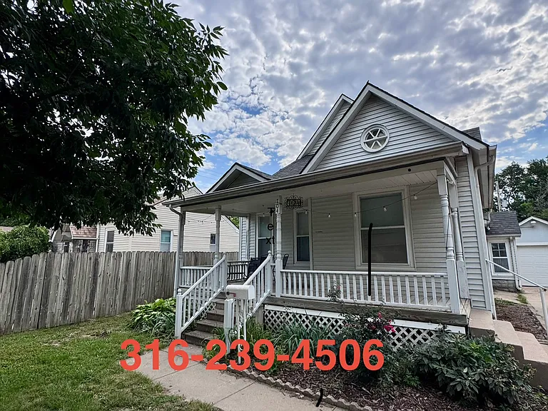 704 S Lorraine Ave — Photo 1