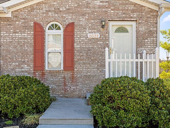 3rd image of 6534 Hickory Trace Cir