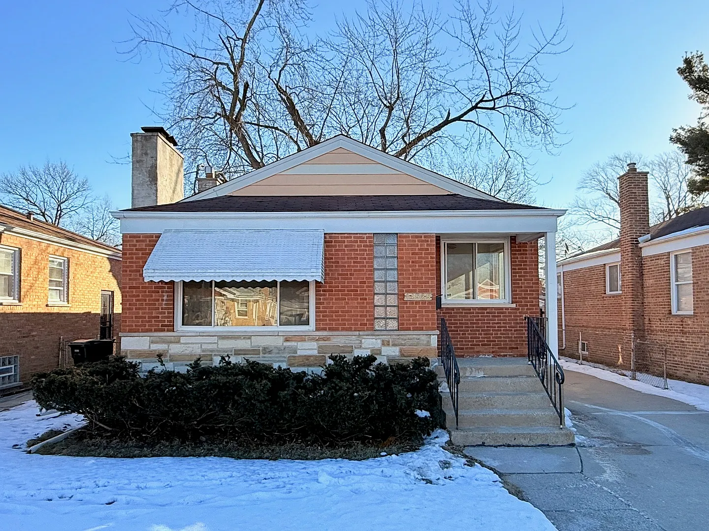 14525 Dobson Ave photo 1