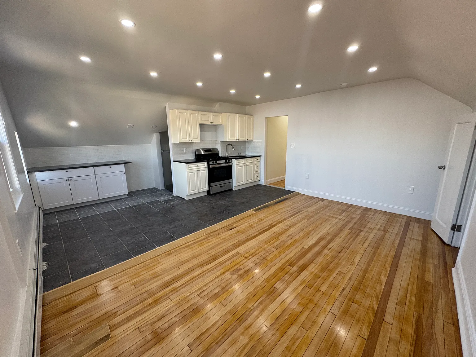 3 bed, $3,600 — Photo 4