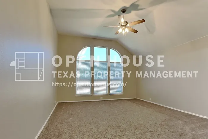 2904 Saint Martin Dr — Photo 11