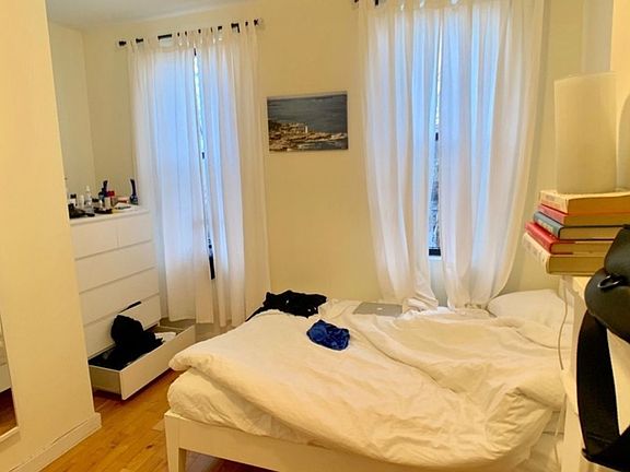 3rd image of 178 Meserole St APT 3R
